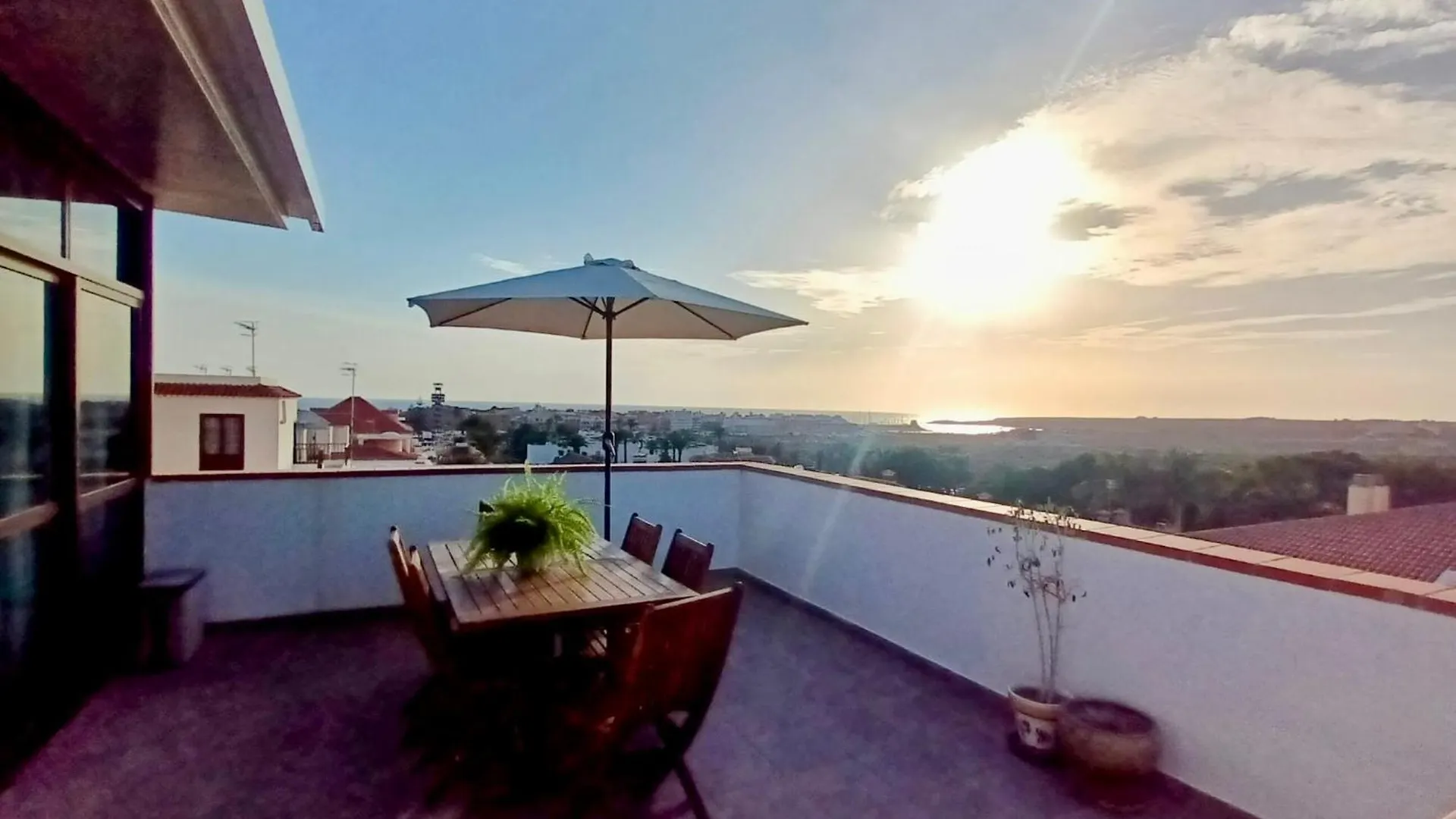 Ocean View Holiday Home Arona